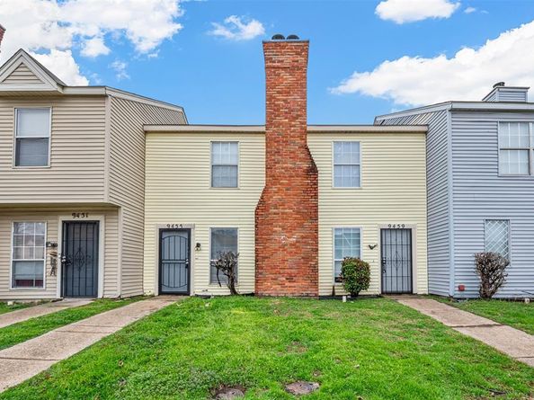 9455  Olde Towne Row , Dallas Texas 75227