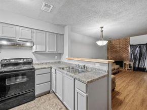 9455  Olde Towne Row , Dallas Texas 75227