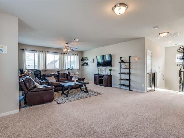905  Crystal Oak Lane , Arlington Texas 76005