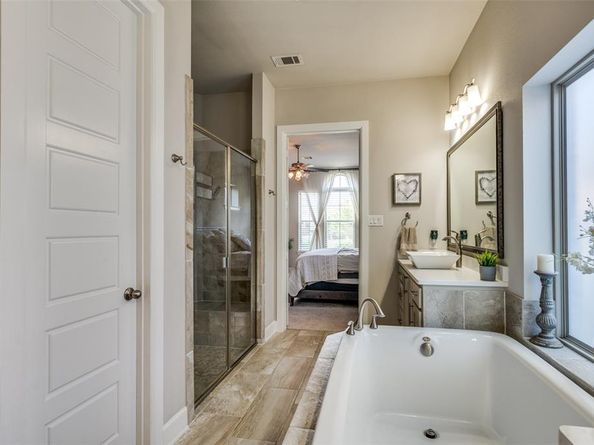 905  Crystal Oak Lane , Arlington Texas 76005