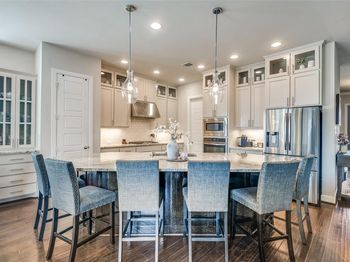 905  Crystal Oak Lane 