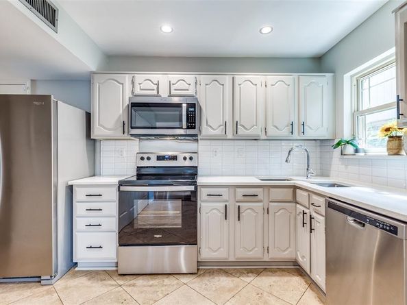 3502  San Jacinto Street , Dallas Texas 75204