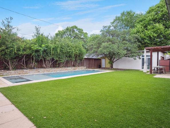 613 N Bailey Avenue , Fort Worth Texas 76107