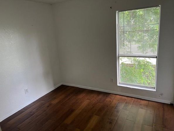 2185  Aspen Drive , Dallas Texas 75227