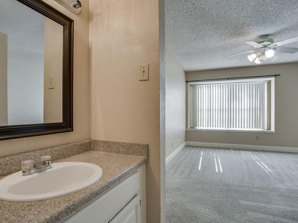 822  Creekside Drive , Lewisville Texas 75067
