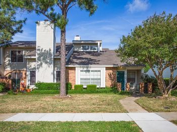 822  Creekside Drive 