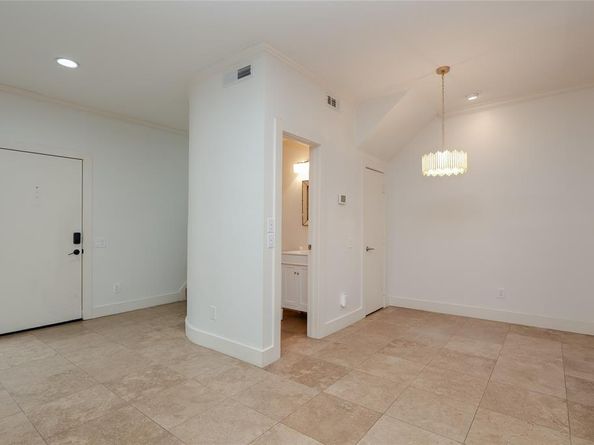 4242  Travis Street  111, Dallas Texas 75205