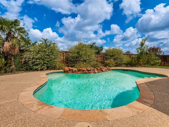 901  Spanish Bay Drive , Burleson Texas 76028