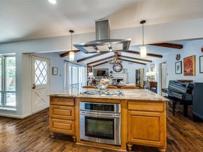 7247  Joyce Way , Dallas Texas 75225