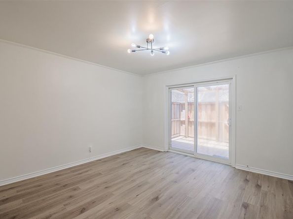 5907  Copperwood Lane  1138, Dallas Texas 75248