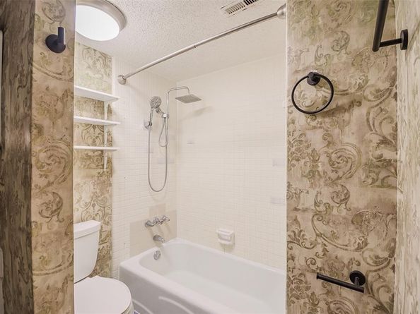 5907  Copperwood Lane  1138, Dallas Texas 75248