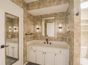 5907  Copperwood Lane  1138, Dallas Texas 75248
