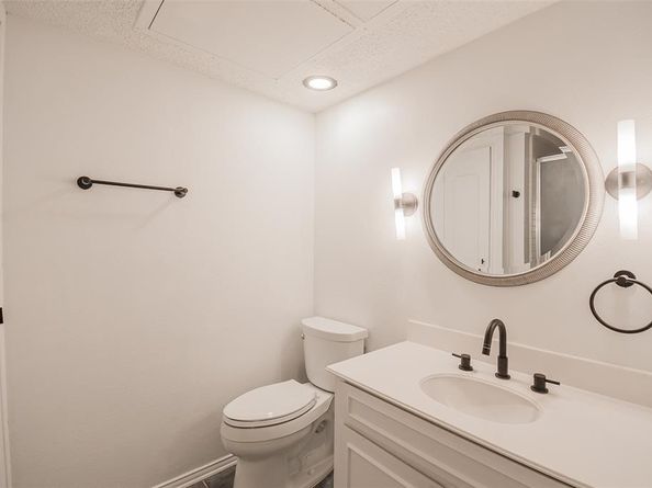 5907  Copperwood Lane  1138, Dallas Texas 75248