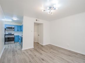 5907  Copperwood Lane  1138, Dallas Texas 75248