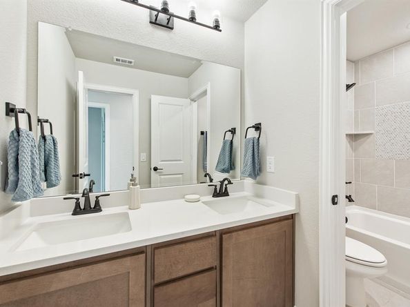 121  Emperor Oak Court , Balch Springs Texas 75181