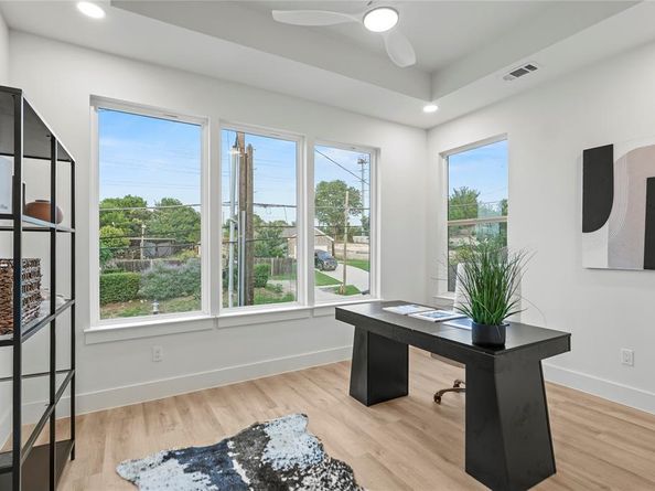 603 S Moore Street , Dallas Texas 75203