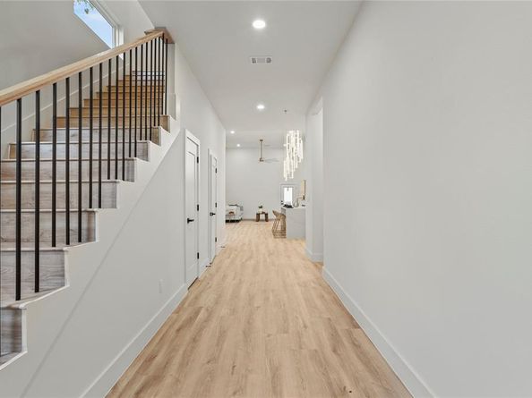 603 S Moore Street , Dallas Texas 75203
