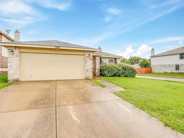 3944  Foxhound Lane , Fort Worth Texas 76123