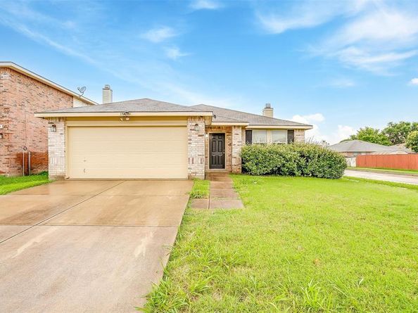3944  Foxhound Lane , Fort Worth Texas 76123