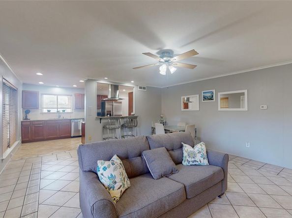 6508  Ridgeview Circle , Dallas Texas 75240