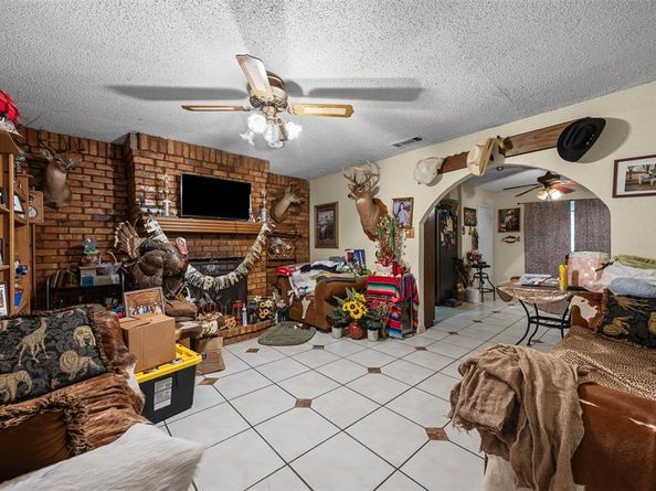 1152  Elva Warren Street , Fort Worth Texas 76115
