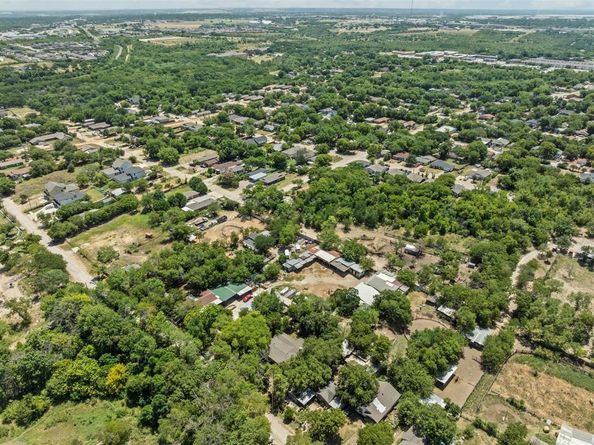 1152  Elva Warren Street , Fort Worth Texas 76115