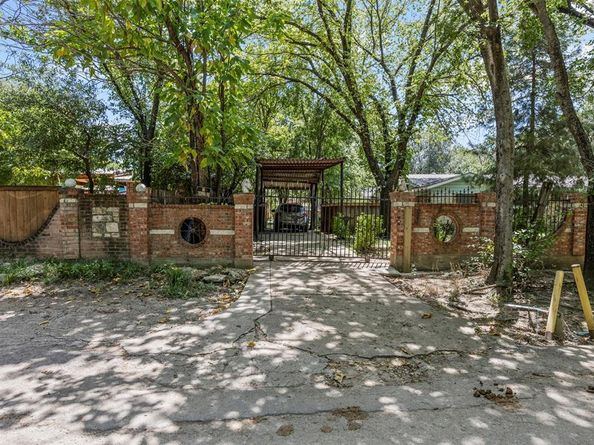 1152  Elva Warren Street , Fort Worth Texas 76115