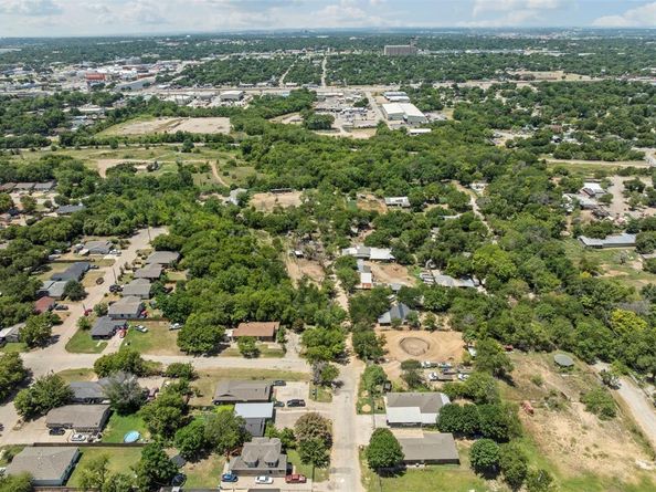 1152  Elva Warren Street , Fort Worth Texas 76115