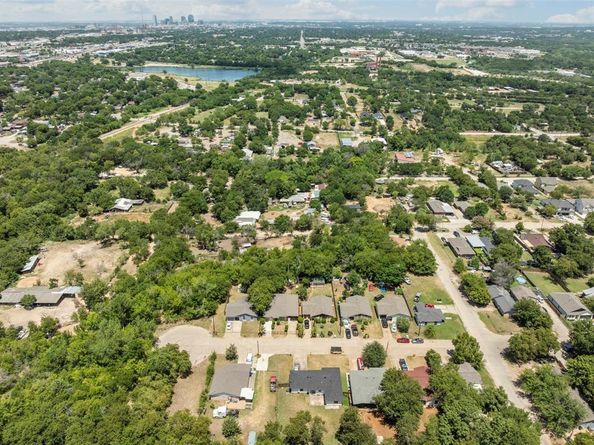 1152  Elva Warren Street , Fort Worth Texas 76115