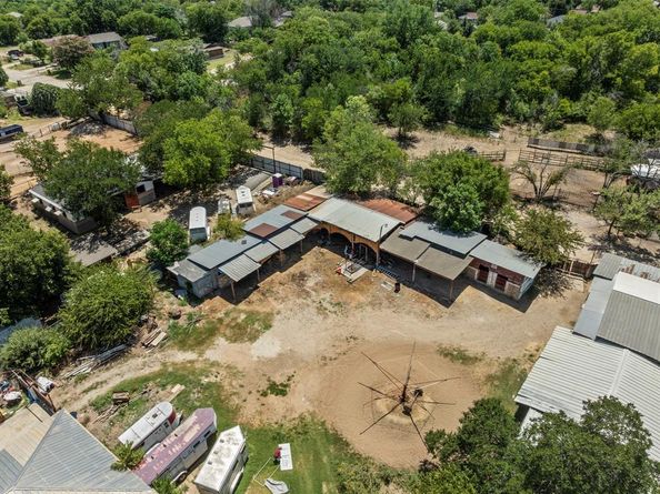 1152  Elva Warren Street , Fort Worth Texas 76115