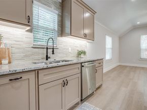 326 S Main Street , Cedar Hill Texas 75104