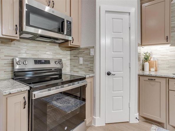 326 S Main Street , Cedar Hill Texas 75104