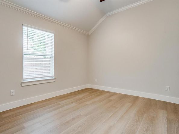 326 S Main Street , Cedar Hill Texas 75104