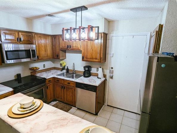 13217  Emily Road  3103, Dallas Texas 75240