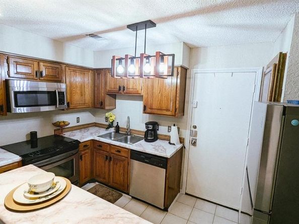 13217  Emily Road  3103, Dallas Texas 75240