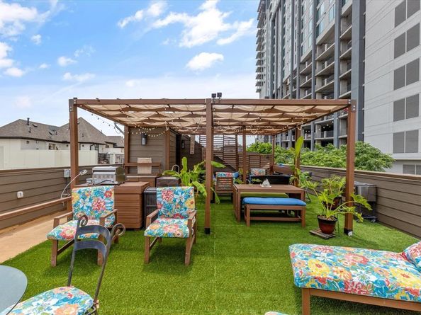 2123  Albany Street , Dallas Texas 75201