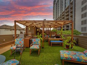 2123  Albany Street , Dallas Texas 75201