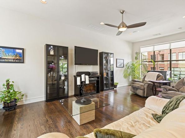 2123  Albany Street , Dallas Texas 75201