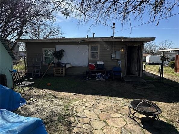 5813  Hiett Court , Fort Worth Texas 76112