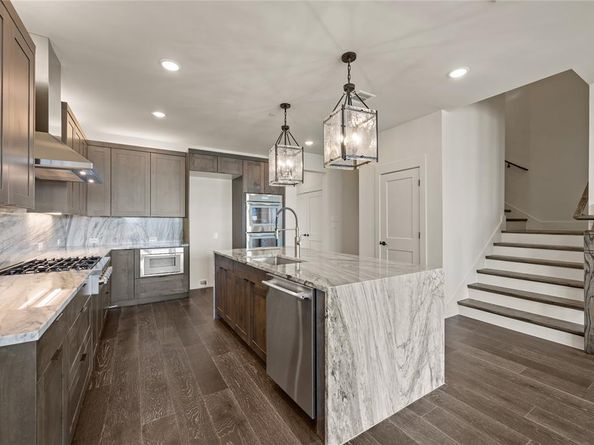 1345  Linkside Drive , Irving Texas 75038
