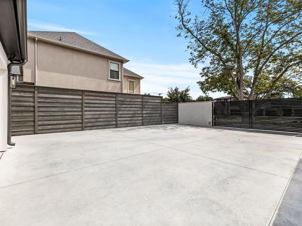 5961  Williamstown Road , Dallas Texas 75230
