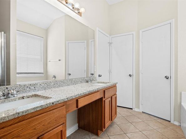 850  Warbler  , Aubrey Texas 76227