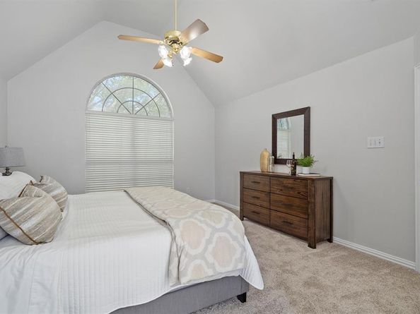 1092  Rosewood Drive , Grapevine Texas 76051
