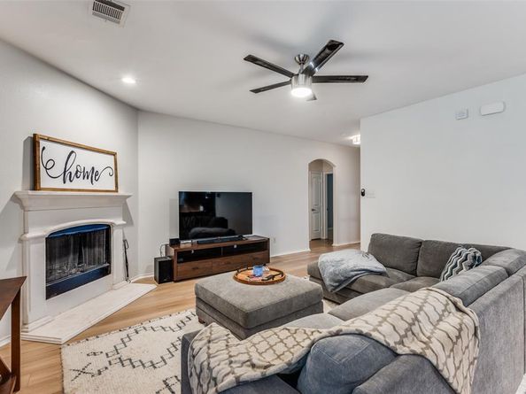 1025  Cheyenne Drive , Aubrey Texas 76227