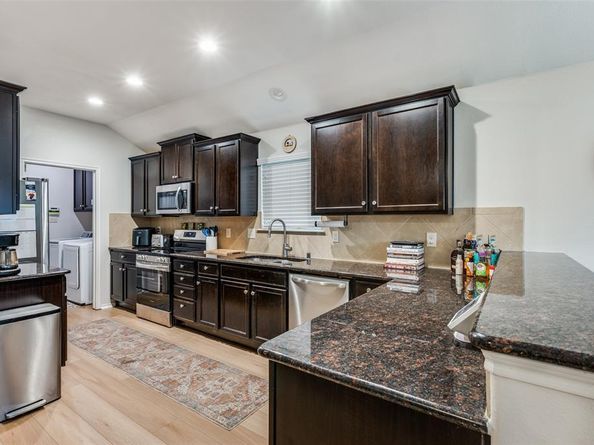 1025  Cheyenne Drive , Aubrey Texas 76227
