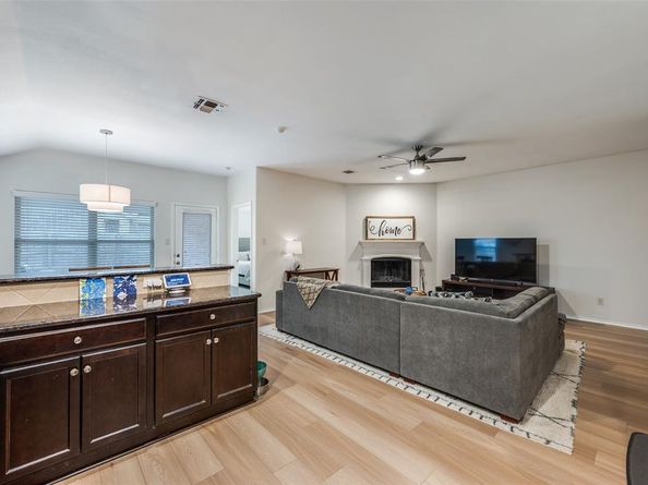 1025  Cheyenne Drive , Aubrey Texas 76227