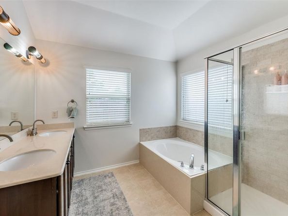 1025  Cheyenne Drive , Aubrey Texas 76227