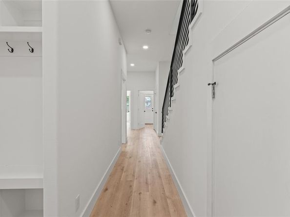 848 W Canty Street , Dallas Texas 75208