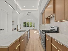 848 W Canty Street , Dallas Texas 75208