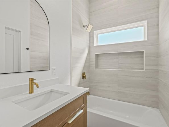 848 W Canty Street , Dallas Texas 75208